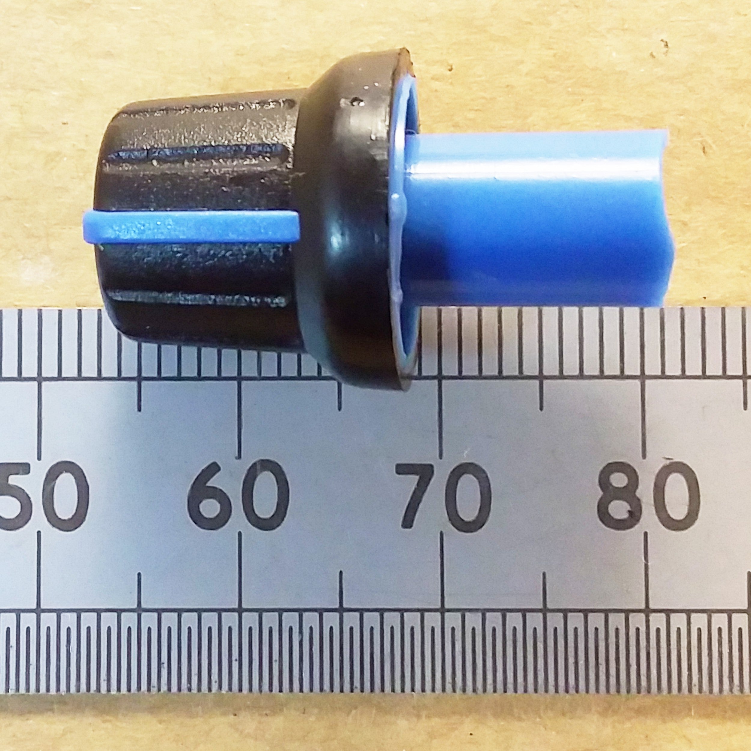 Extension Knob Through Panel for 6mm Split Splined T18 Shaft Pots Blue Pointer
