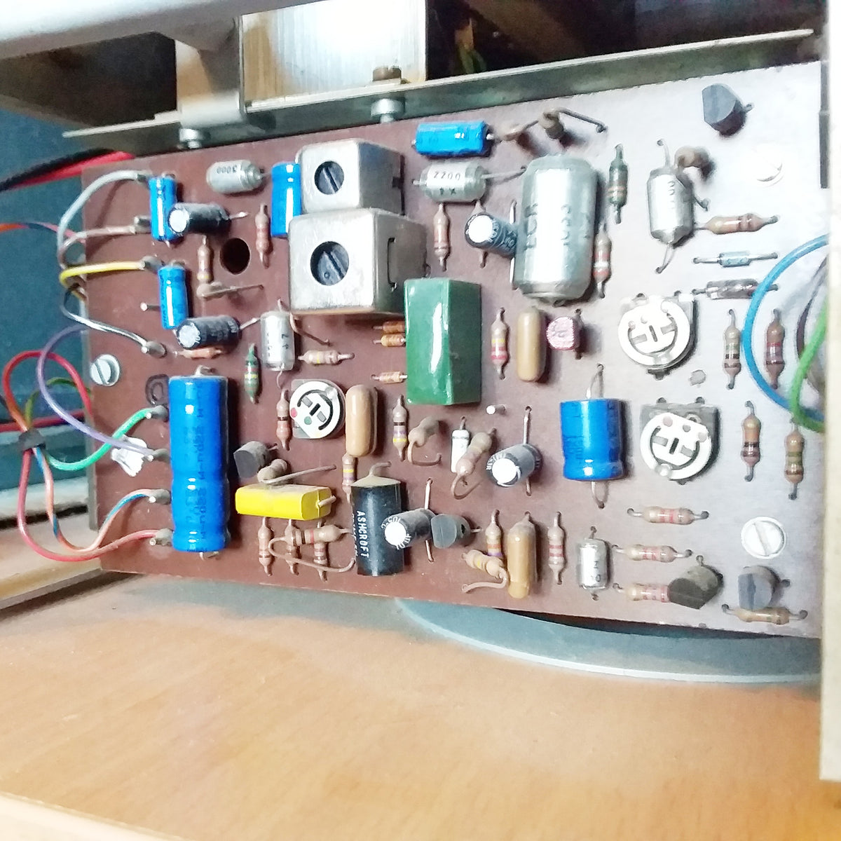 Axial Electrolytic Capacitors By Vishay BC Various Values