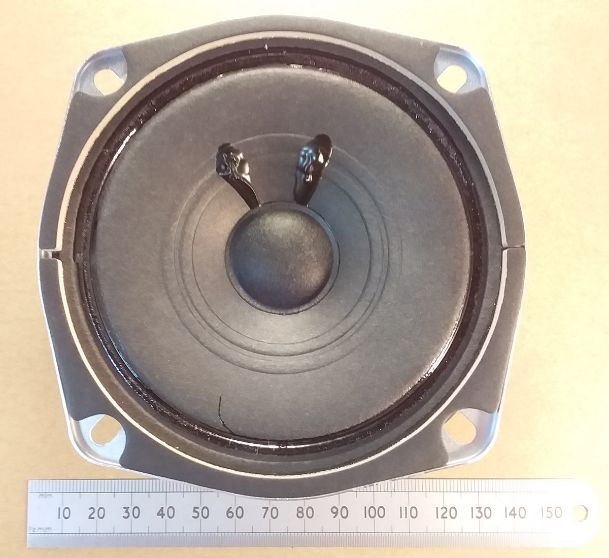 Round Loudspeaker 4 Watt 8 Ohm 120 x 120mm Replacement Car Radio Speaker