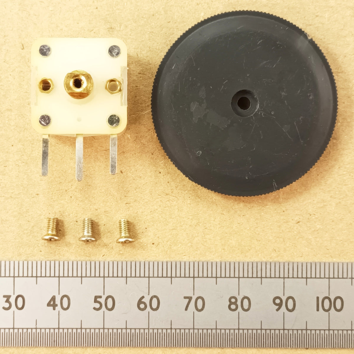 Variable Tuning Capacitor Dual 2 Section 60 140pF Thumbwheel Knob & Screws