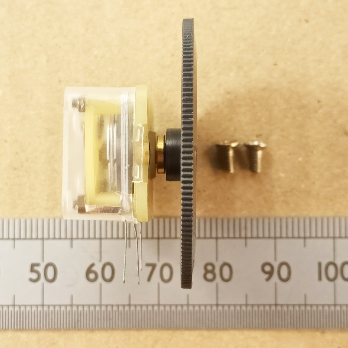 Variable Tuning Capacitor Dual 2 Section 60 140pF Thumbwheel Knob & Screws