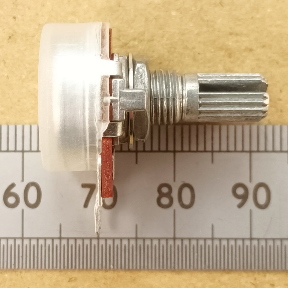 Centre or No Detent Equalizer Taper Potentiometer Splined Shaft W BAS
